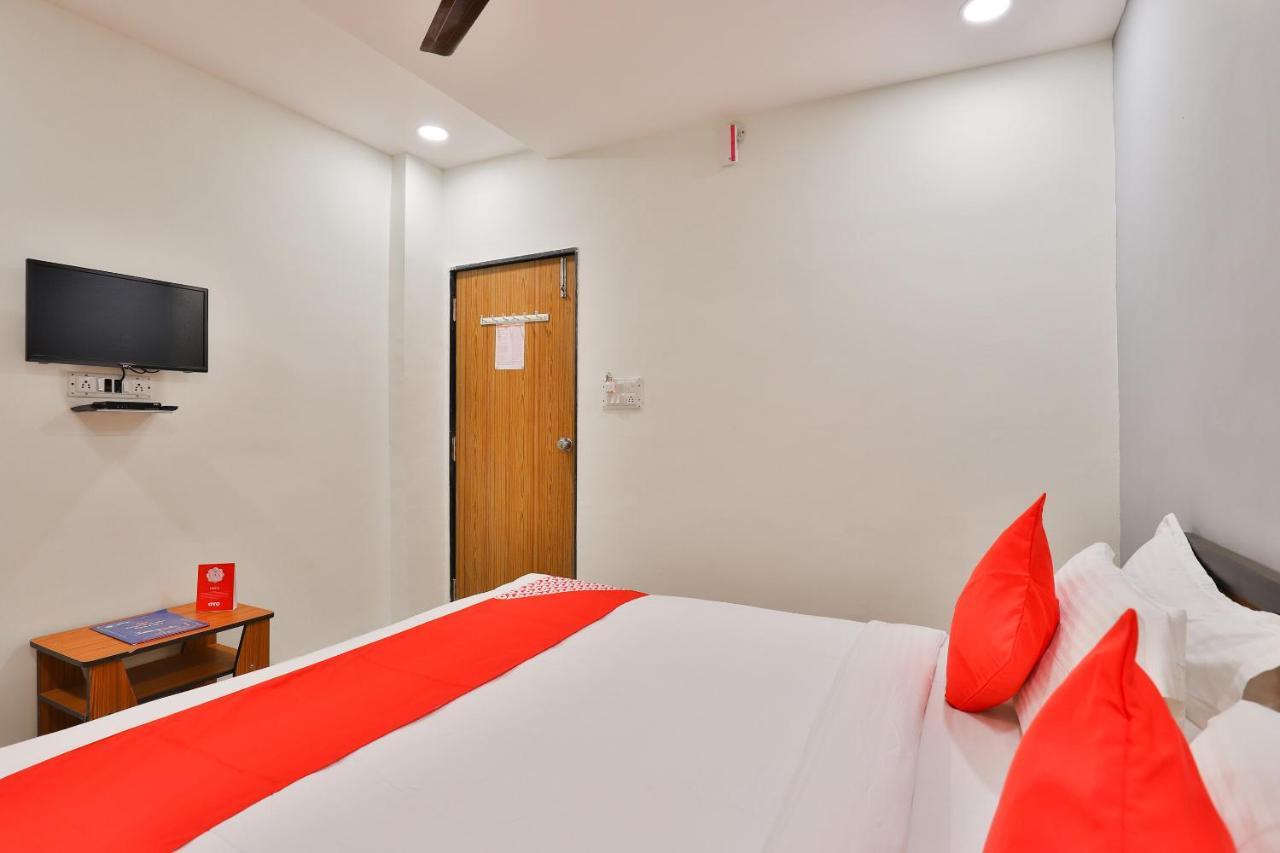 Oyo 16675 Hotel Shri Krishna Inn Surat Eksteriør billede